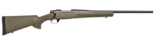 Howa 1500 Standard med Hogue OverMolded gir presisjon og komfort, 22" løp, 5+1 magasin og lettvektsdesign på 5.15 lbs, perfekt for jakt og skyting.